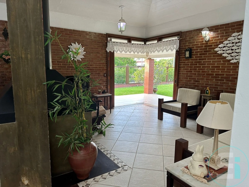 Maravilhosa Casa Térrea de Esquina: Conforto, Elegância e Localização: 11ª foto da galeria de imagens do imóvel