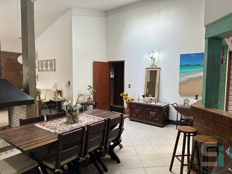 Maravilhosa Casa Térrea de Esquina: Conforto, Elegância e Localização: 5ª foto da galeria de imagens do imóvel