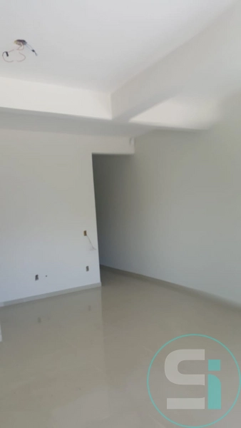 CASA COM 3 DORMITÓRIOS BEIRA MAR PROXIMO AO CENTRO DE CAPÃO DA CANOA: 1ª foto da galeria de imagens do imóvel