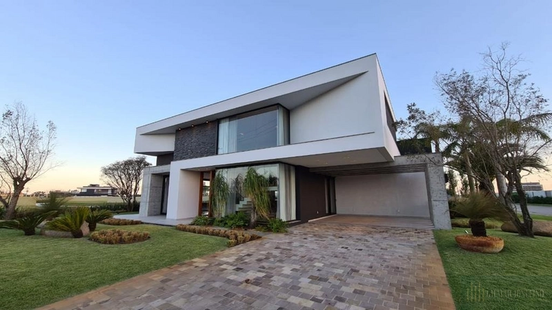 Mansão beira lago no condomínio Sense: 29ª foto da galeria de imagens do imóvel