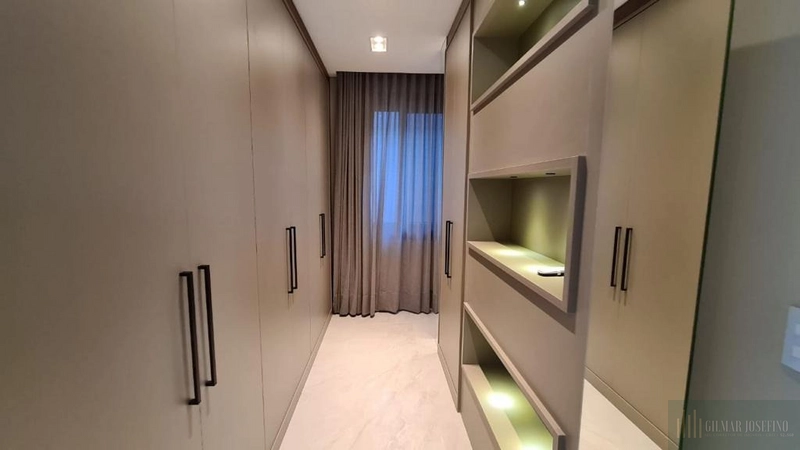 Mansão beira lago no condomínio Sense: 16ª foto da galeria de imagens do imóvel