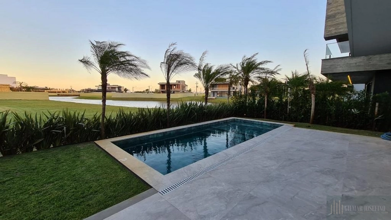 Mansão beira lago no condomínio Sense: 3ª foto da galeria de imagens do imóvel