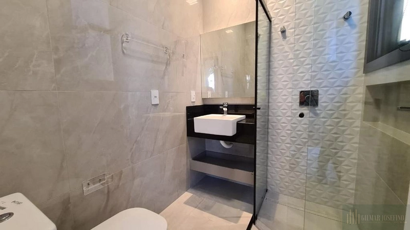 Mansão beira lago no condomínio Sense: 26ª foto da galeria de imagens do imóvel