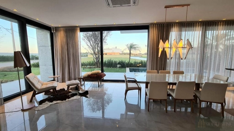 Mansão beira lago no condomínio Sense: 7ª foto da galeria de imagens do imóvel