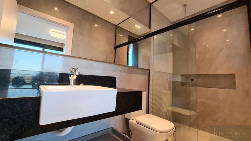 Mansão beira lago no condomínio Sense: 14ª foto da galeria de imagens do imóvel