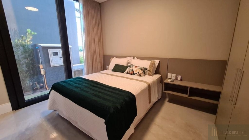 Mansão beira lago no condomínio Sense: 27ª foto da galeria de imagens do imóvel