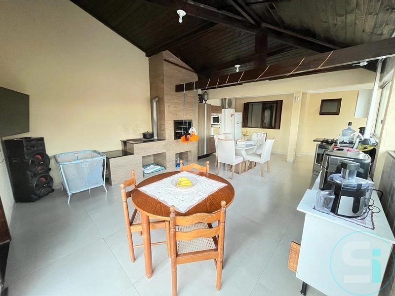 Casa com piscina no jardim beira mar: 18ª foto da galeria de imagens do imóvel