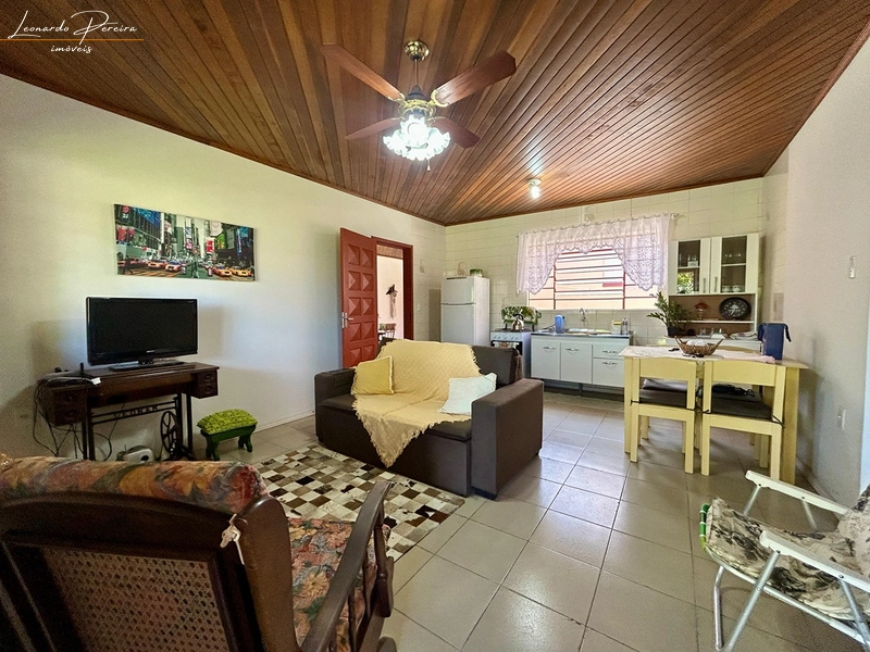 Casa 2 dormitórios com amplo pátio em Esteio: 5ª foto da galeria de imagens do imóvel