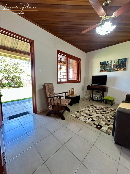 Casa 2 dormitórios com amplo pátio em Esteio: 3ª foto da galeria de imagens do imóvel