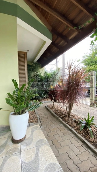 Casa em Canoas. 2 suítes com closet + 2D.: 3ª foto da galeria de imagens do imóvel
