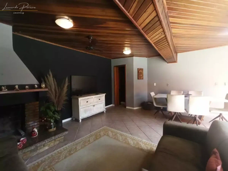 Excelente casa em Esteio com piscina e 3 dormitórios.: 1ª foto da galeria de imagens do imóvel