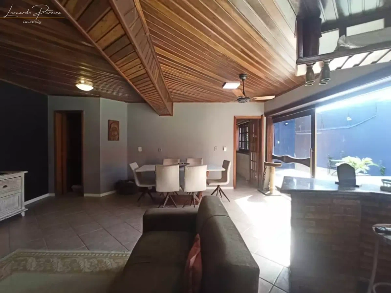 Excelente casa em Esteio com piscina e 3 dormitórios.: 3ª foto da galeria de imagens do imóvel