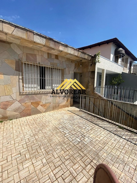 🏡 Casa à Venda – Excelente Oportunidade para Reforma: 1ª foto da galeria de imagens do imóvel