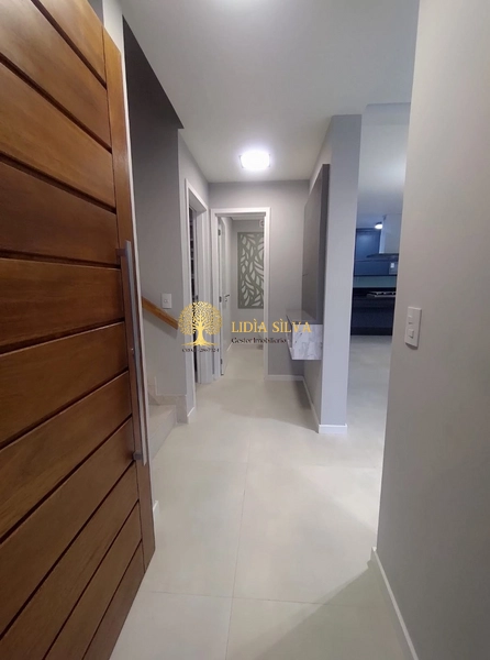 Sobrado em condominio com vista de frente pra a pedra grande: 3ª foto da galeria de imagens do imóvel