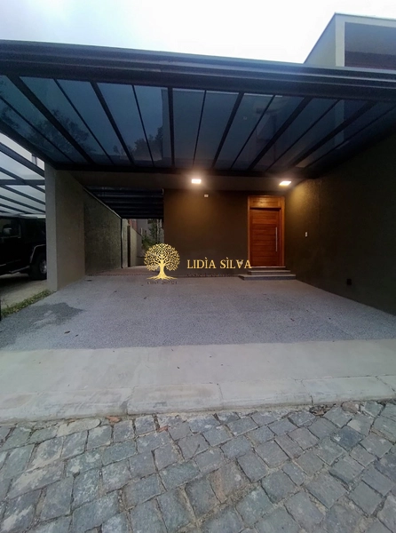 Sobrado em condominio com vista de frente pra a pedra grande: 2ª foto da galeria de imagens do imóvel