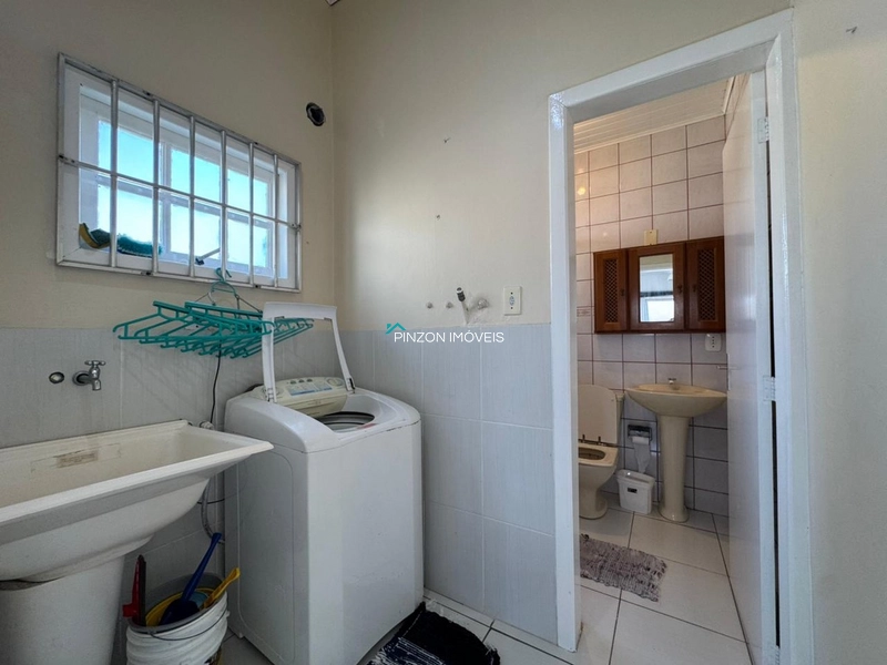 CASA A UMA QUADRA DA PRAIA EM ATLÂNTIDA SUL: 14ª foto da galeria de imagens do imóvel