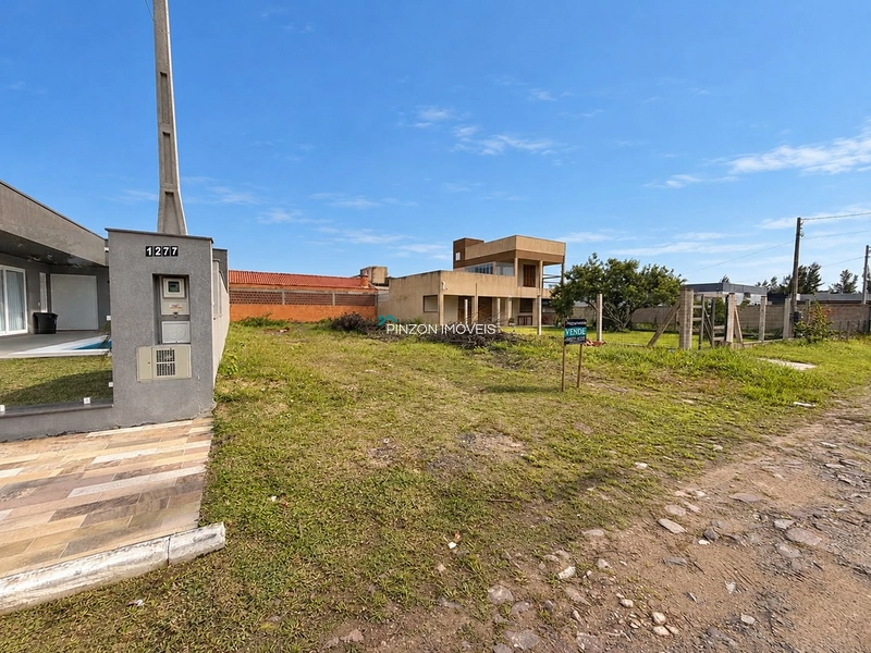 TERRENO A 450 METROS DO MAR: 2ª foto da galeria de imagens do imóvel