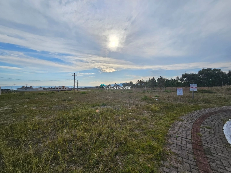 TERRENO NO LOTEAMENTO ESMERALDA A 300 METROS DO MAR: 3ª foto da galeria de imagens do imóvel