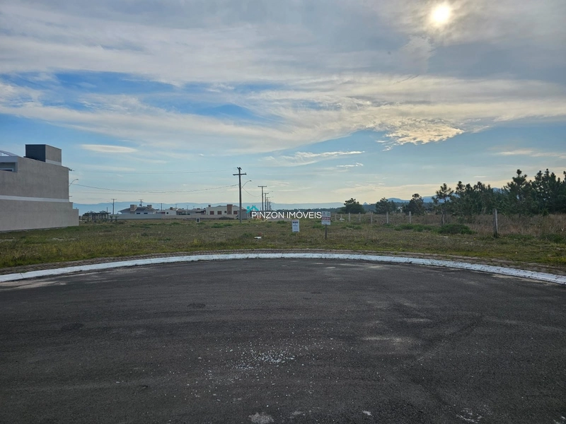 TERRENO NO LOTEAMENTO ESMERALDA A 300 METROS DO MAR: 1ª foto da galeria de imagens do imóvel