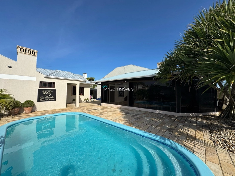 CASA COM DOIS TERRENOS A 150M DA PRAIA: 7ª foto da galeria de imagens do imóvel