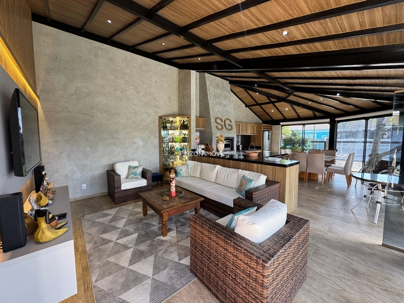 CASA COM DOIS TERRENOS A 150M DA PRAIA: 14ª foto da galeria de imagens do imóvel
