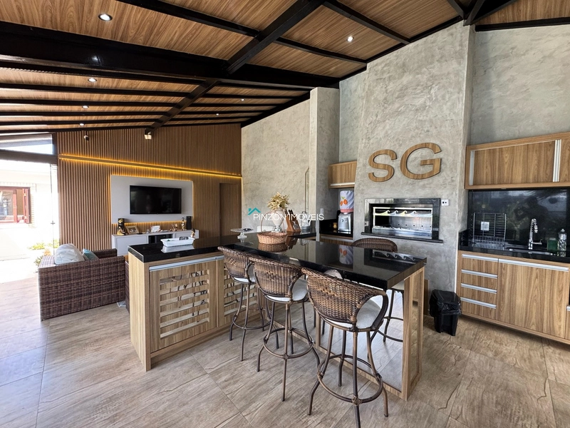 CASA COM DOIS TERRENOS A 150M DA PRAIA: 10ª foto da galeria de imagens do imóvel