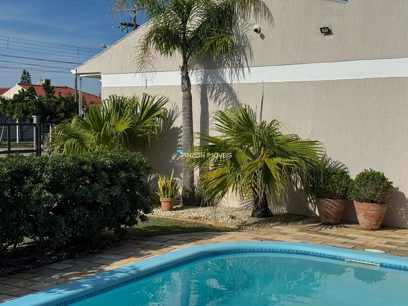 CASA COM DOIS TERRENOS A 150M DA PRAIA: 5ª foto da galeria de imagens do imóvel