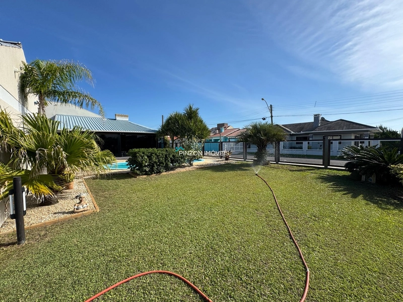 CASA COM DOIS TERRENOS A 150M DA PRAIA: 4ª foto da galeria de imagens do imóvel