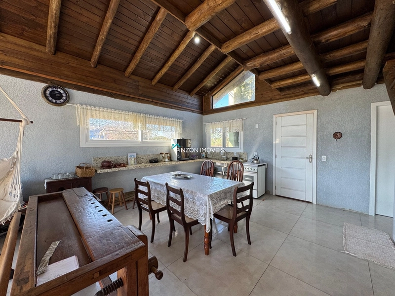 CASA NA BEIRA DA LAGOA: 16ª foto da galeria de imagens do imóvel