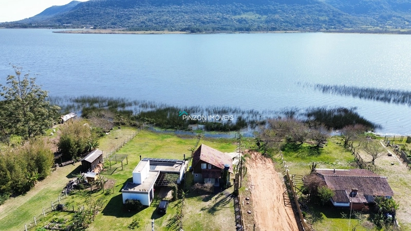 CASA NA BEIRA DA LAGOA: 15ª foto da galeria de imagens do imóvel
