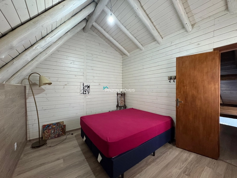 CASA NA BEIRA DA LAGOA: 28ª foto da galeria de imagens do imóvel