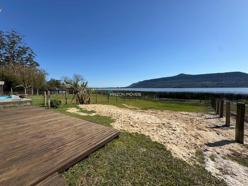 CASA NA BEIRA DA LAGOA: 8ª foto da galeria de imagens do imóvel