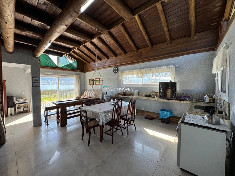 CASA NA BEIRA DA LAGOA: 17ª foto da galeria de imagens do imóvel