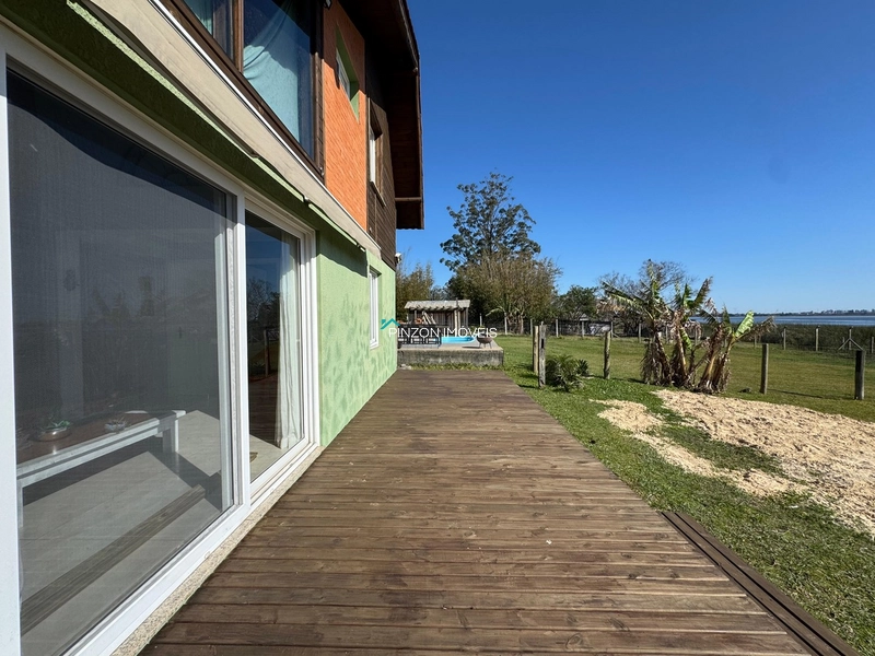 CASA NA BEIRA DA LAGOA: 7ª foto da galeria de imagens do imóvel