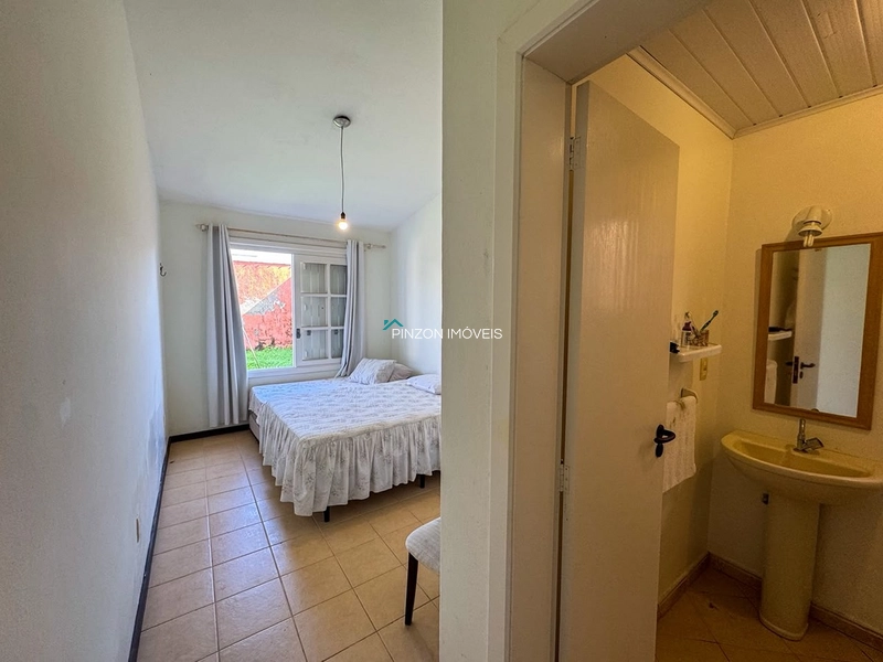 CASA COM VISTA PARA O MAR E AMPLO TERRENO EM XANGRI-LÁ: 21ª foto da galeria de imagens do imóvel