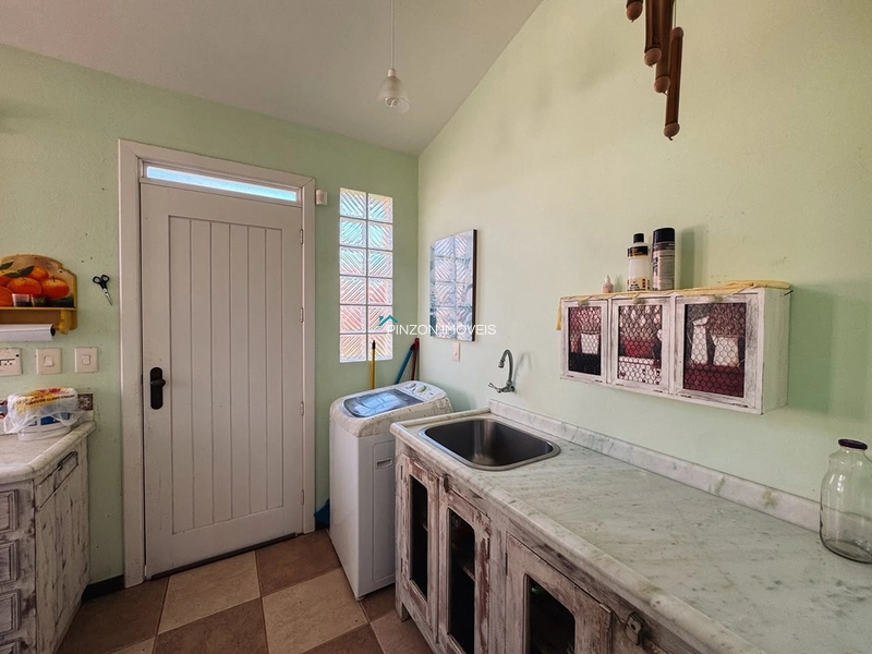 CASA COM VISTA PARA O MAR E AMPLO TERRENO EM XANGRI-LÁ: 14ª foto da galeria de imagens do imóvel