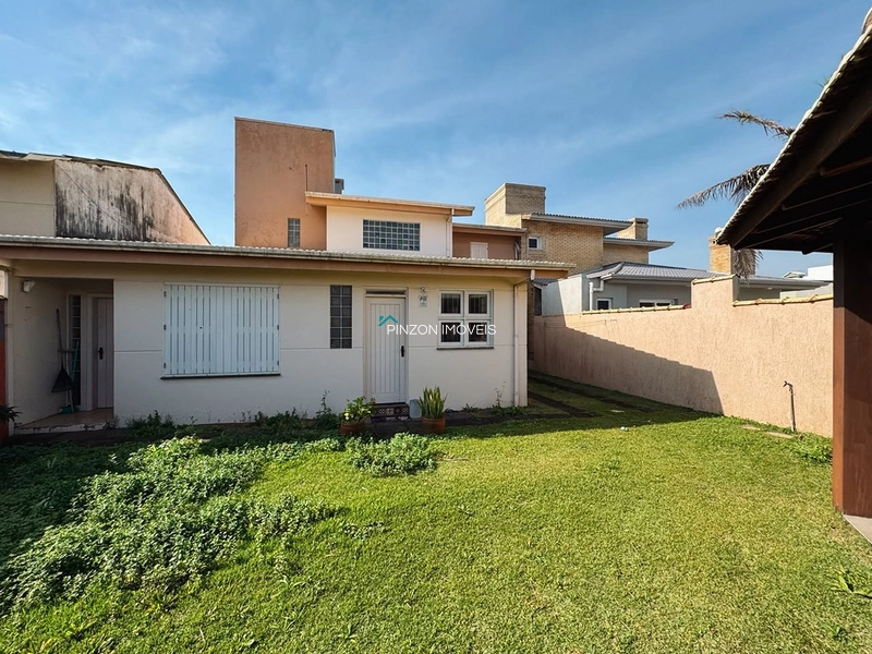 CASA COM VISTA PARA O MAR E AMPLO TERRENO EM XANGRI-LÁ: 23ª foto da galeria de imagens do imóvel