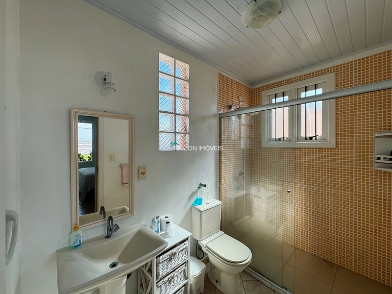 CASA COM VISTA PARA O MAR E AMPLO TERRENO EM XANGRI-LÁ: 11ª foto da galeria de imagens do imóvel