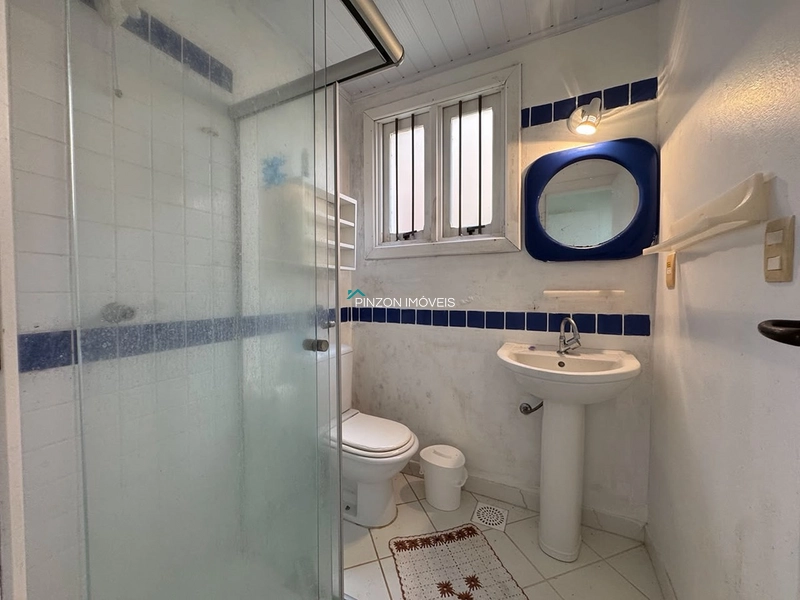 CASA COM VISTA PARA O MAR E AMPLO TERRENO EM XANGRI-LÁ: 17ª foto da galeria de imagens do imóvel