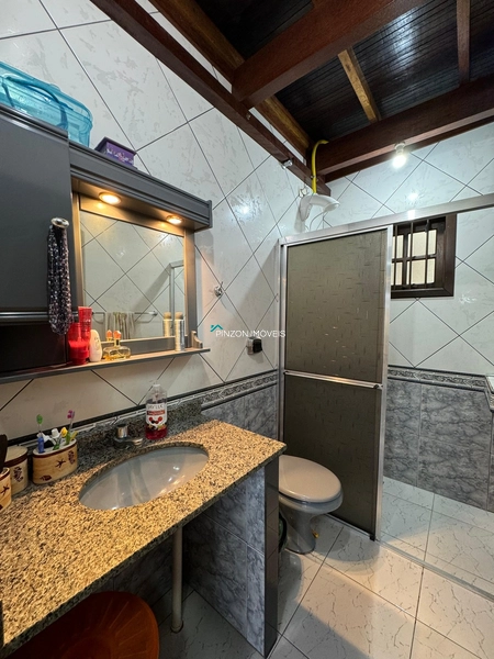 Residência com mezanino e madeiramento a vista.: 13ª foto da galeria de imagens do imóvel