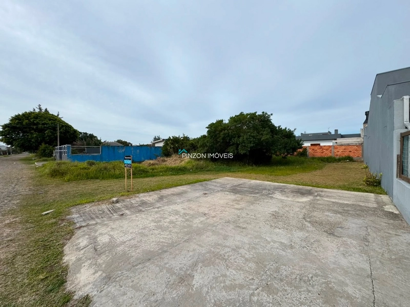 TERRENO NA PRAIA DE ATLÂNTIDA SUL: 1ª foto da galeria de imagens do imóvel