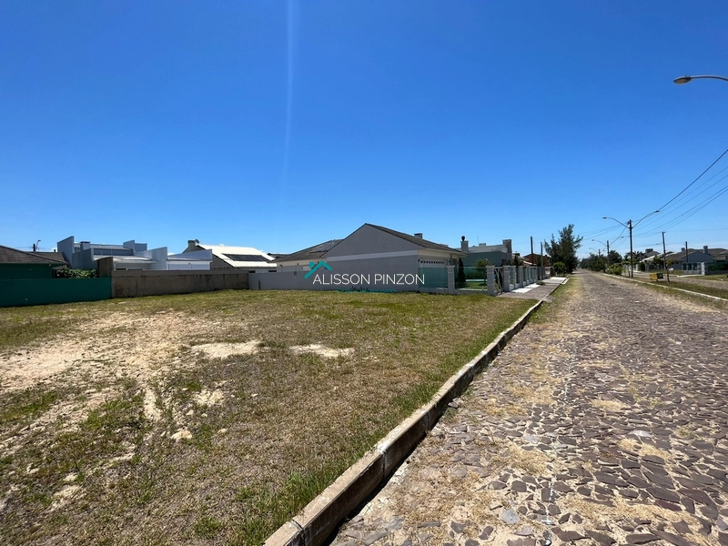 Terreno a 200m da praia.: 1ª foto da galeria de imagens do imóvel
