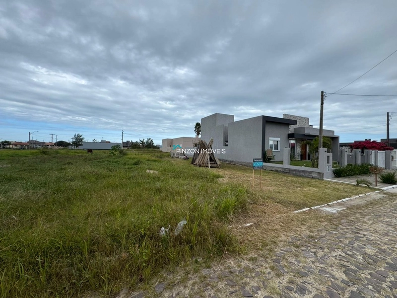 TERRENO EM ATLÂNTIDA SUL: 1ª foto da galeria de imagens do imóvel