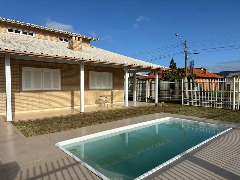 CASA COM PISCINA A 350M DA PRAIA: 5ª foto da galeria de imagens do imóvel