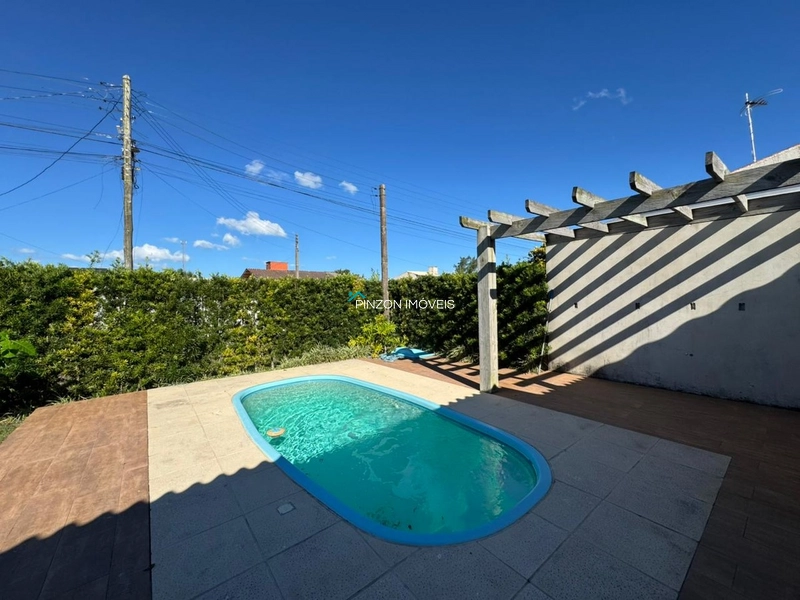 CASA COM PISCINA.: 6ª foto da galeria de imagens do imóvel