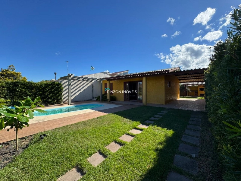 CASA COM PISCINA.: 7ª foto da galeria de imagens do imóvel