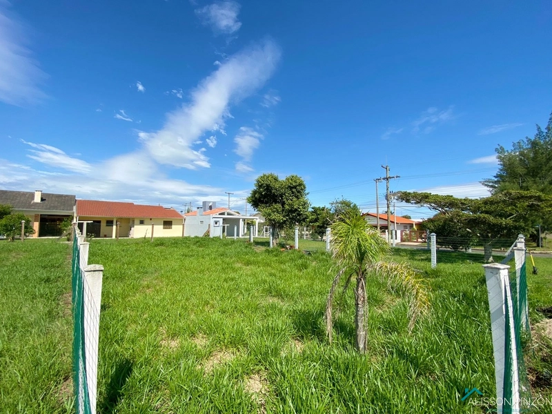 Terreno no centro de Atlântida Sul.: 2ª foto da galeria de imagens do imóvel