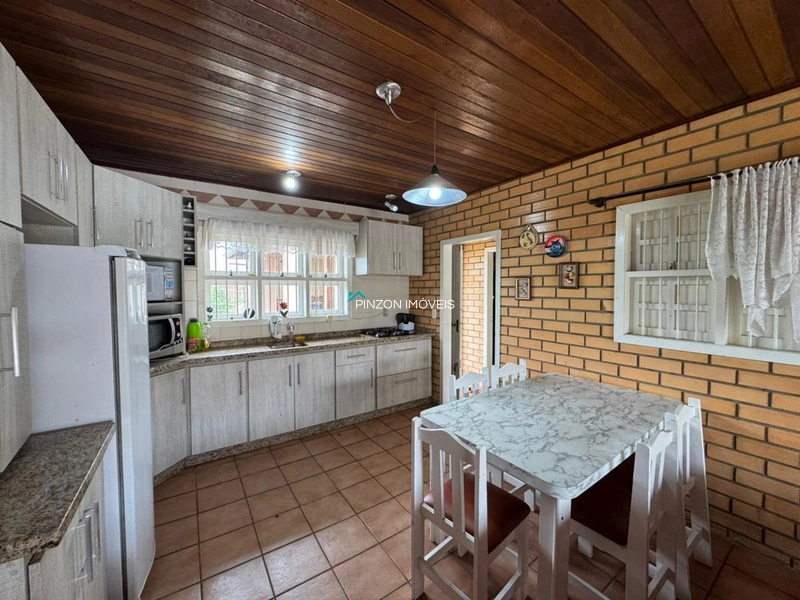 CASA A 50M DA PRAIA EM ATLÂNTIDA SUL: 8ª foto da galeria de imagens do imóvel