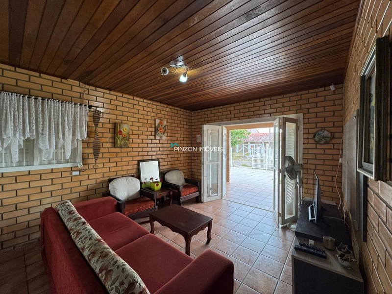 CASA A 50M DA PRAIA EM ATLÂNTIDA SUL: 9ª foto da galeria de imagens do imóvel