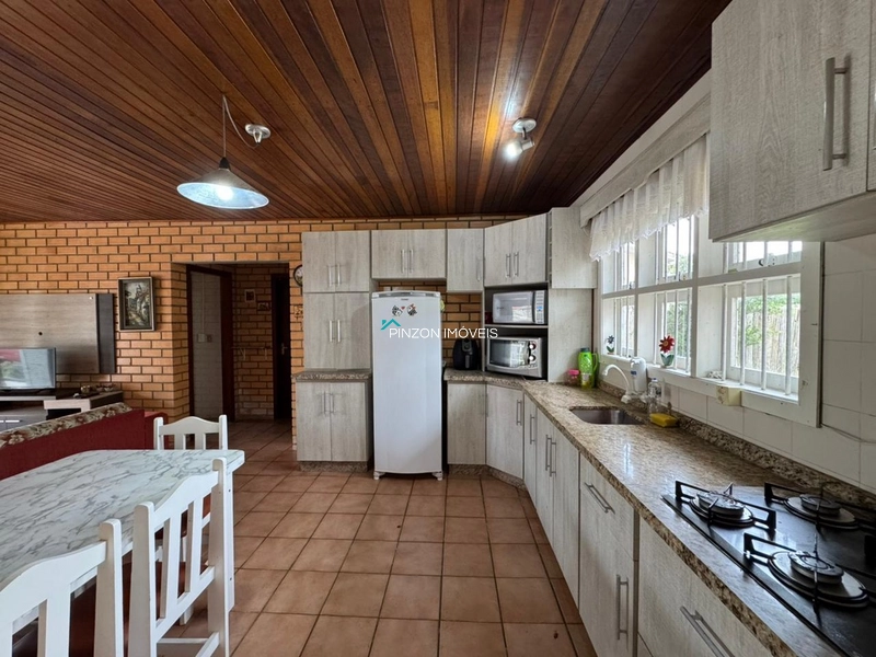CASA A 50M DA PRAIA EM ATLÂNTIDA SUL: 10ª foto da galeria de imagens do imóvel